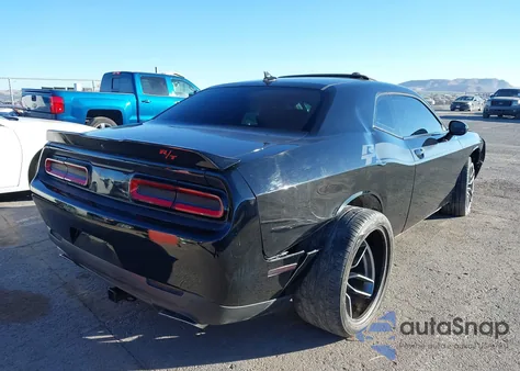 2016 Dodge Challenger R/T Plus z USA, uszkodzony, nr VIN 2C3CDZBT7GH137962
